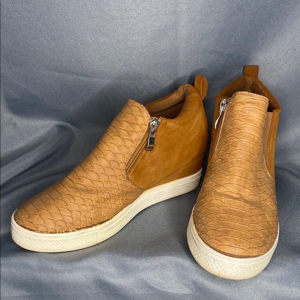 Brown Textured Women's Sneakers